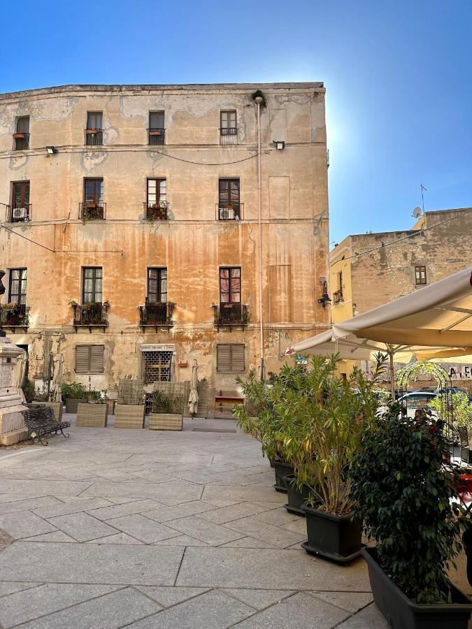 Piazza Carlo Alberto Hotel Cagliari Bagian luar foto